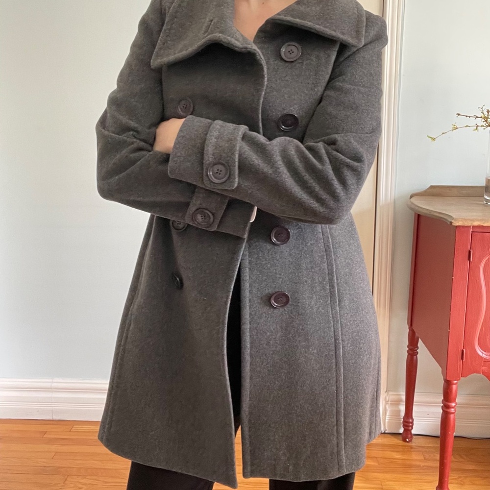 Women's Coat: Aritzia Wilfred Cashmere + Wool Dark Gray Peacoat